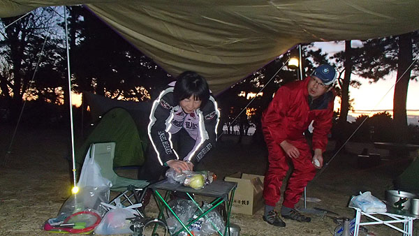 キャンプ場の朝